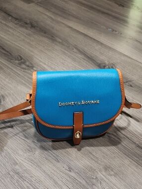 LIKE NEW Dooney & Bourke Electric Blue Field Crossbody Bag